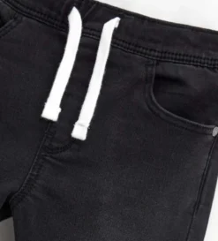 Jeans con laccio