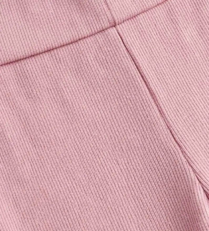 Pantaloni flare
